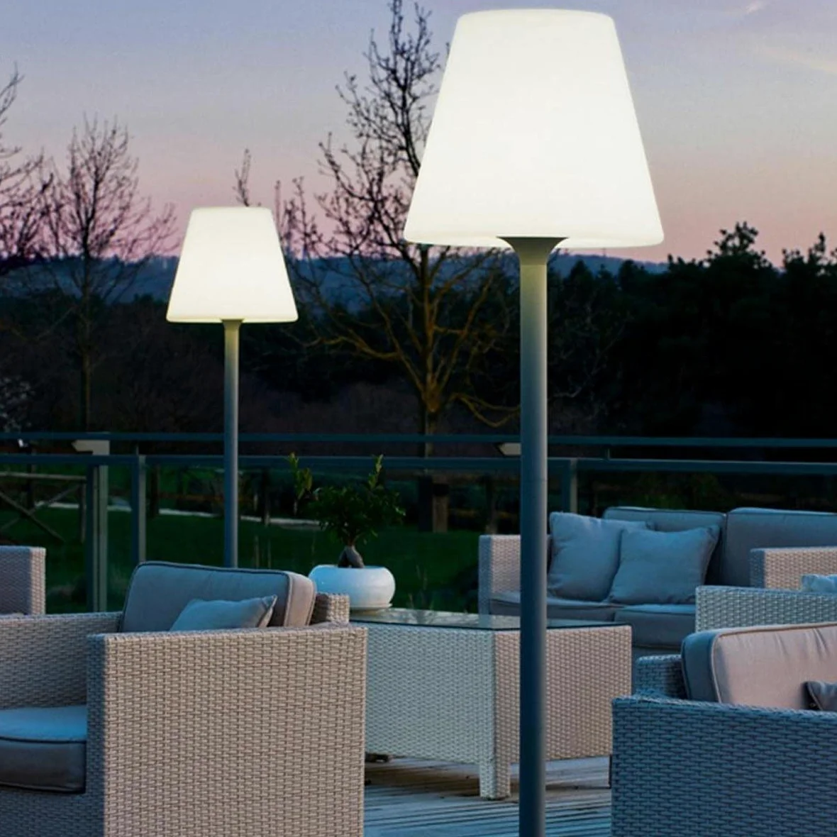Lumisky 303235 - Lampada, 23 W, attacco E27, 220 V, colore: Bianco, Metallo, bianco, E27 23W 220V