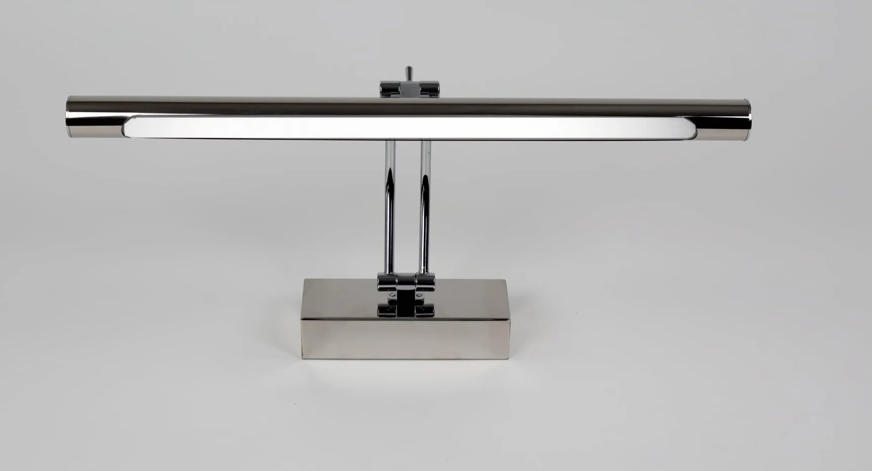 Applique LED da parete per illuminare quadri, specchi, ecc, LED 6 W tradizionale ed elegante, tono di luce calda 3000 K, cromo brillante, articolato e orientabile. 40 cm