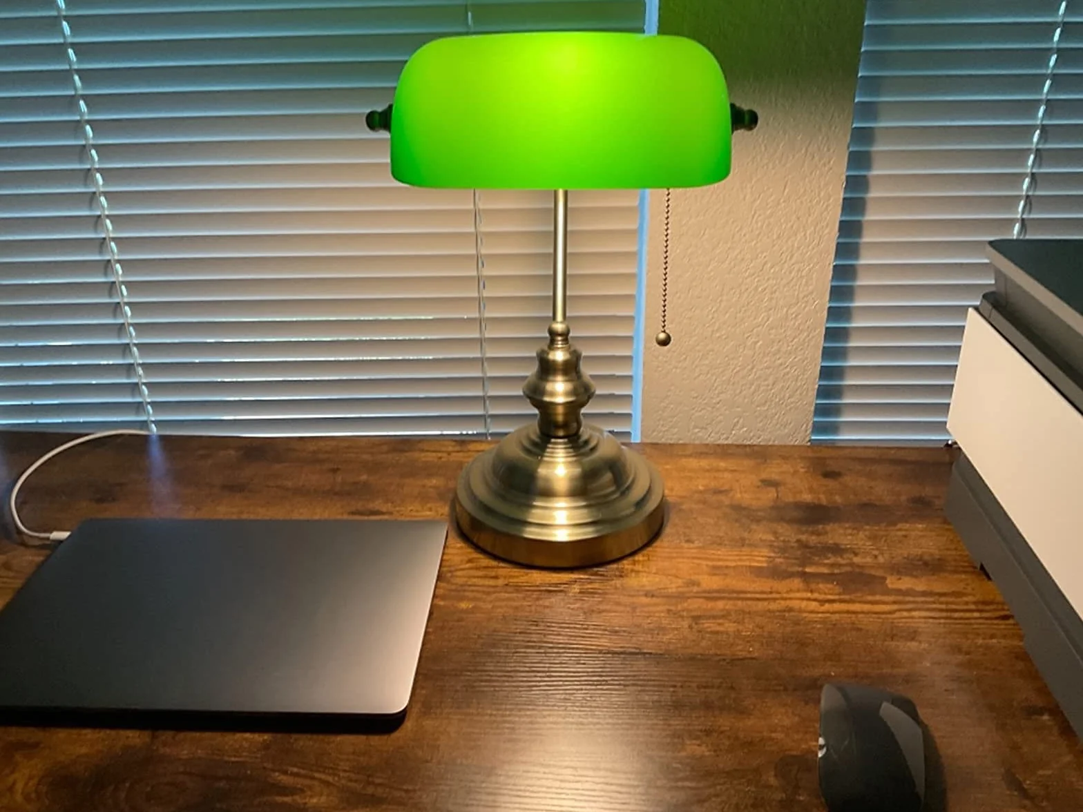 FIRIVER Lampada da scrivania verde da banco con paralume in vetro, design classico, attacco E27, stile retrò, adatta per camera da letto, studio, biblioteca e atelier