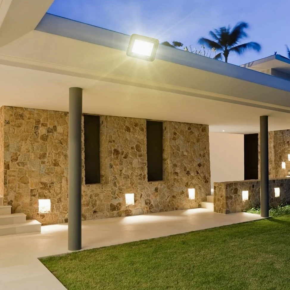 10X Faretto LED da esterno, Proiettore LED da 10W super luminoso 900LM, 3000K Lampada da esterno impermeabile IP66 bianco caldo, per giardino, cortile, porte, garage, corridoio, vialetto