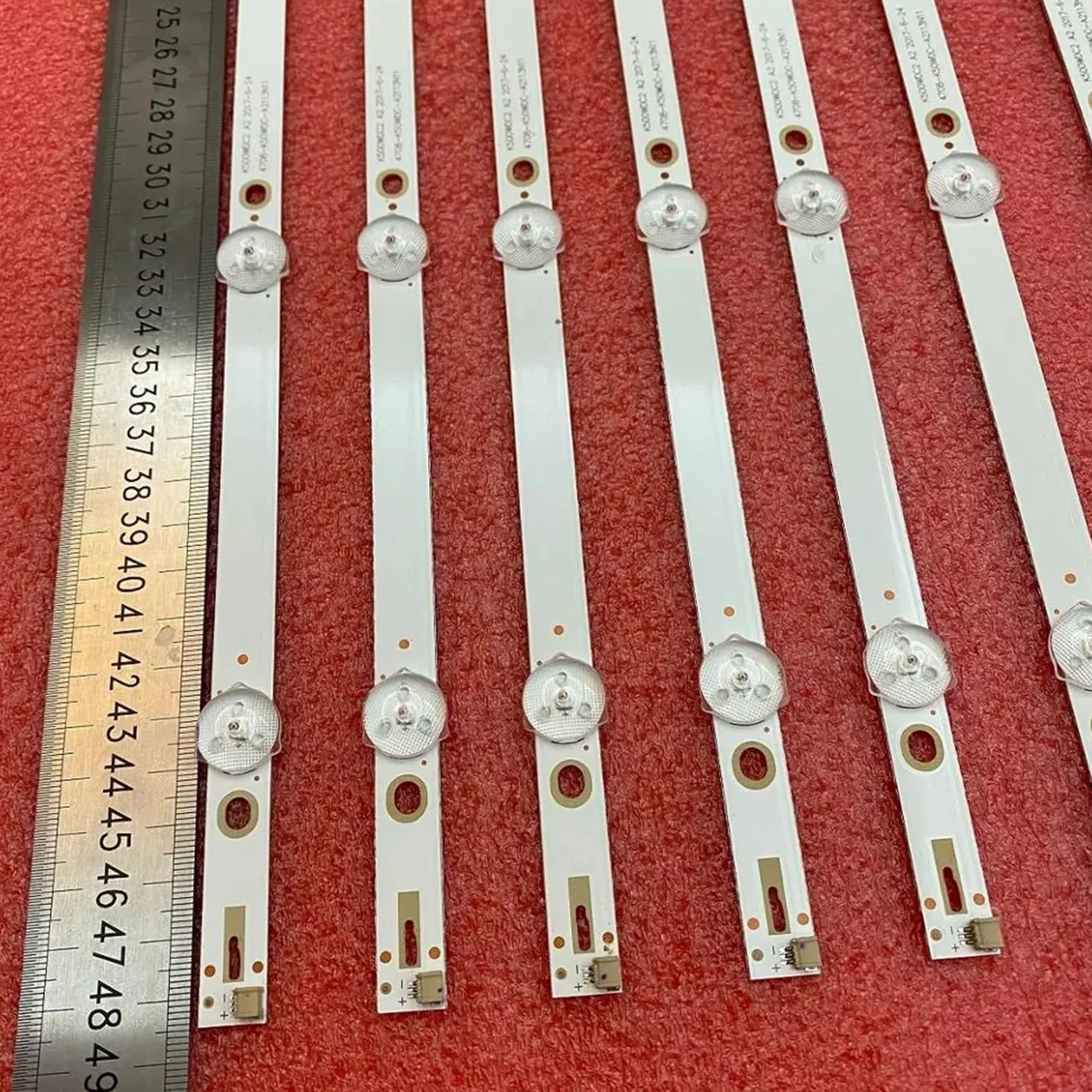Striscia di retroilluminazione a LED 5LED (6V) Compatibile for 50put6002 IM50US820 50USK1810T2 50PUT6023 K500WDC2 A2 4708-K50WDC-A2113N11(18pcs for 2 TV)