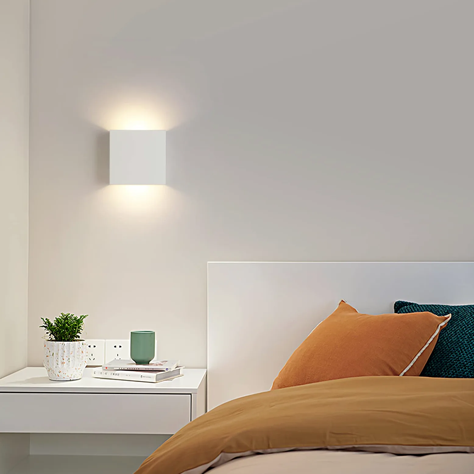 FUPE 2 Pezzi Applique da parete interno,LED Lampada da Parete interno,Moderno Up Down Applique da Parete 12W Bianco Neutro,Lampada da Parete Interni 1200LM per soggiorno,camera da letto,corridoio