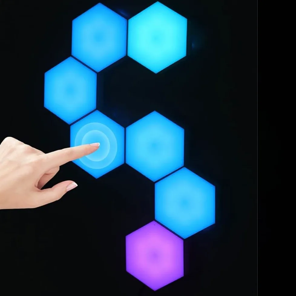Ulalaza 7PCS LED Esagonale Applique Da Parete A Nido D'ape Luci Notturne FAI DA TE Modulare Sensibile Al Tocco Lampade Assemblaggio di Geometria Creativa per Home Office Hotel Bar