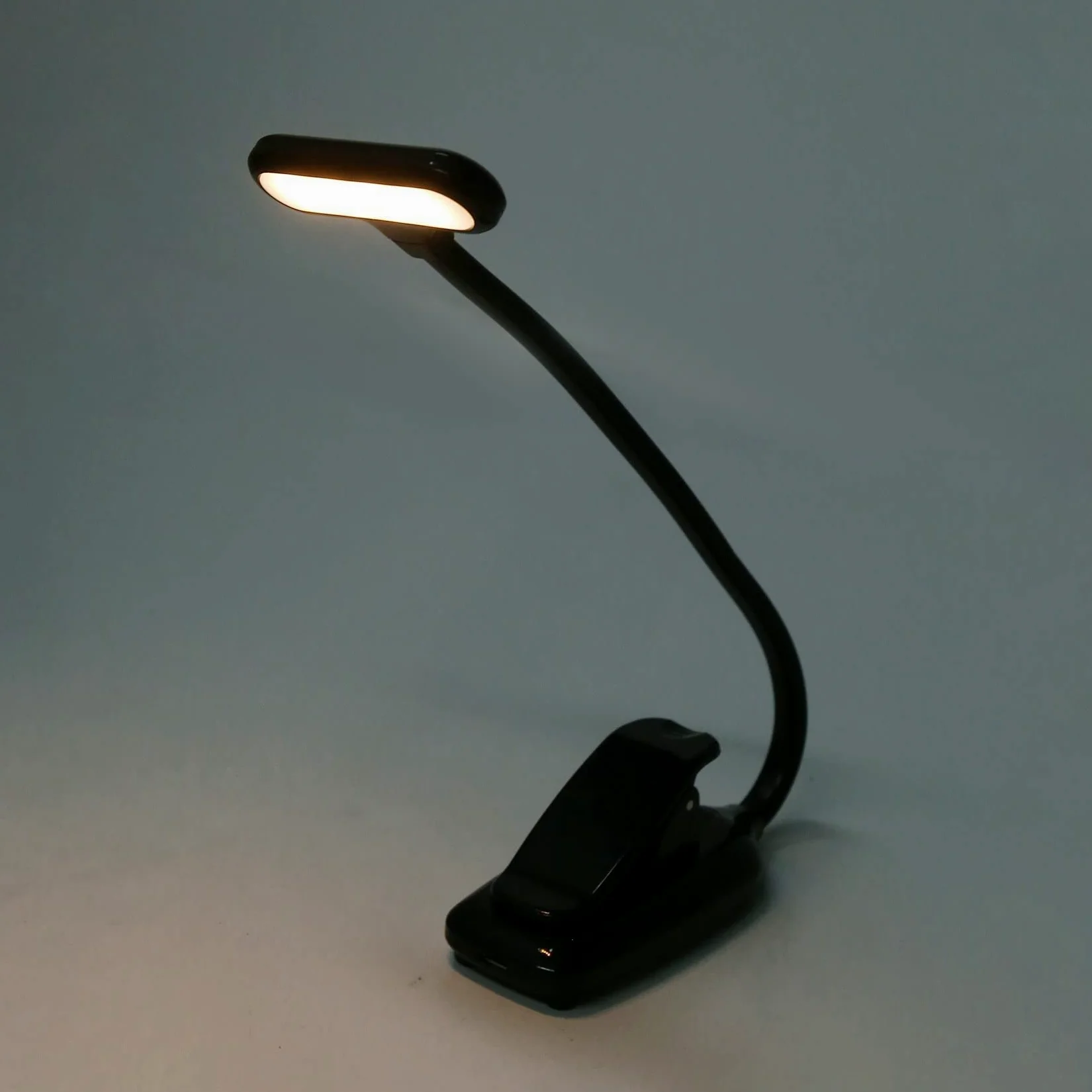 6X Luci per Libri A LED, Luce A Clip Ricaricabile, 3 modalità di Illuminazione, 9 LED, Lampada per la Protezione degli Occhi, Lettura Fino A 40 Ore - per la Lettura-Nero