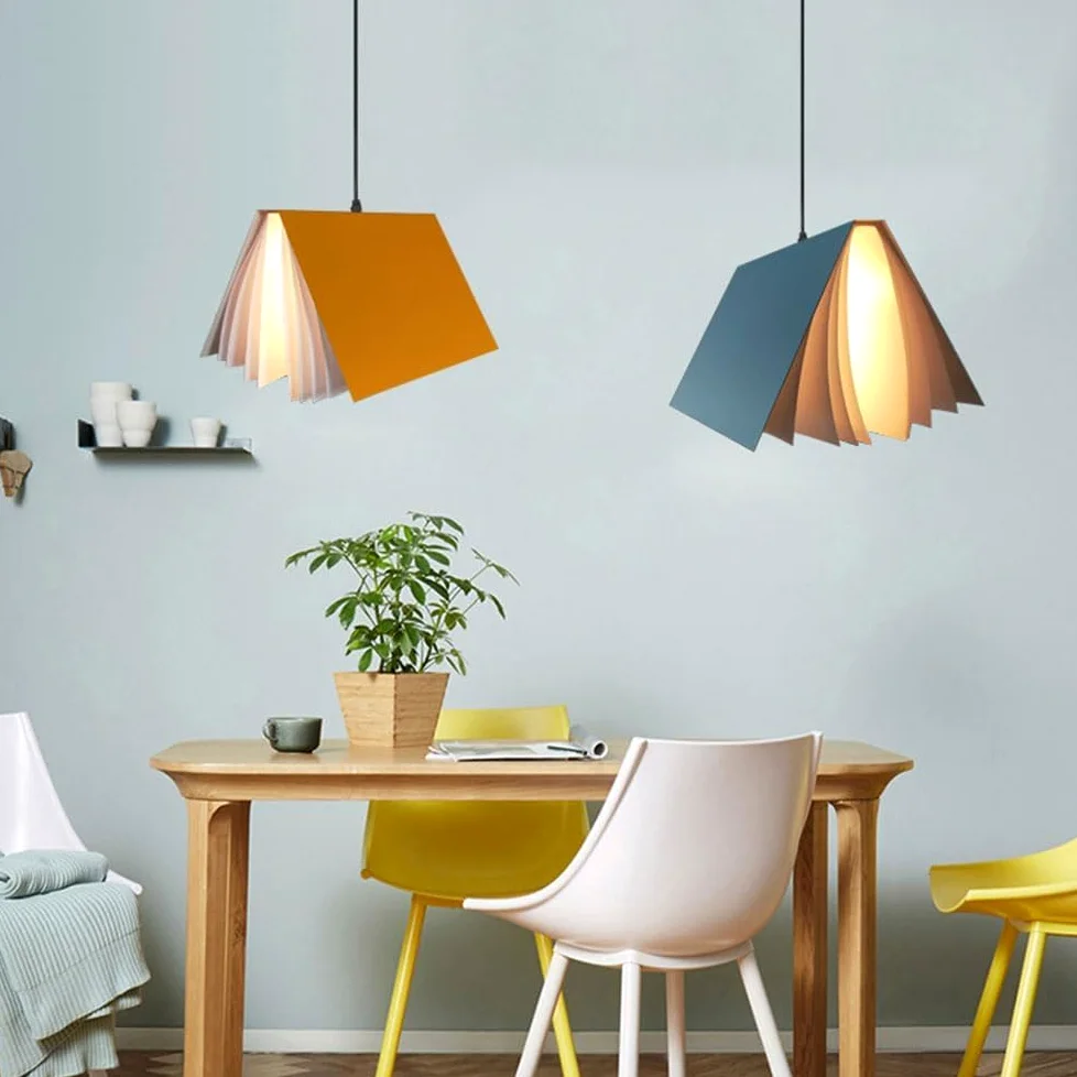 Lampadario moderno nordico a 1 luce Lampadario a sospensione medievale Lampadario a forma di libro creativo Lampadario con paralume bianco Decorazione domestica per sala da pranzo Soggiorno Ca