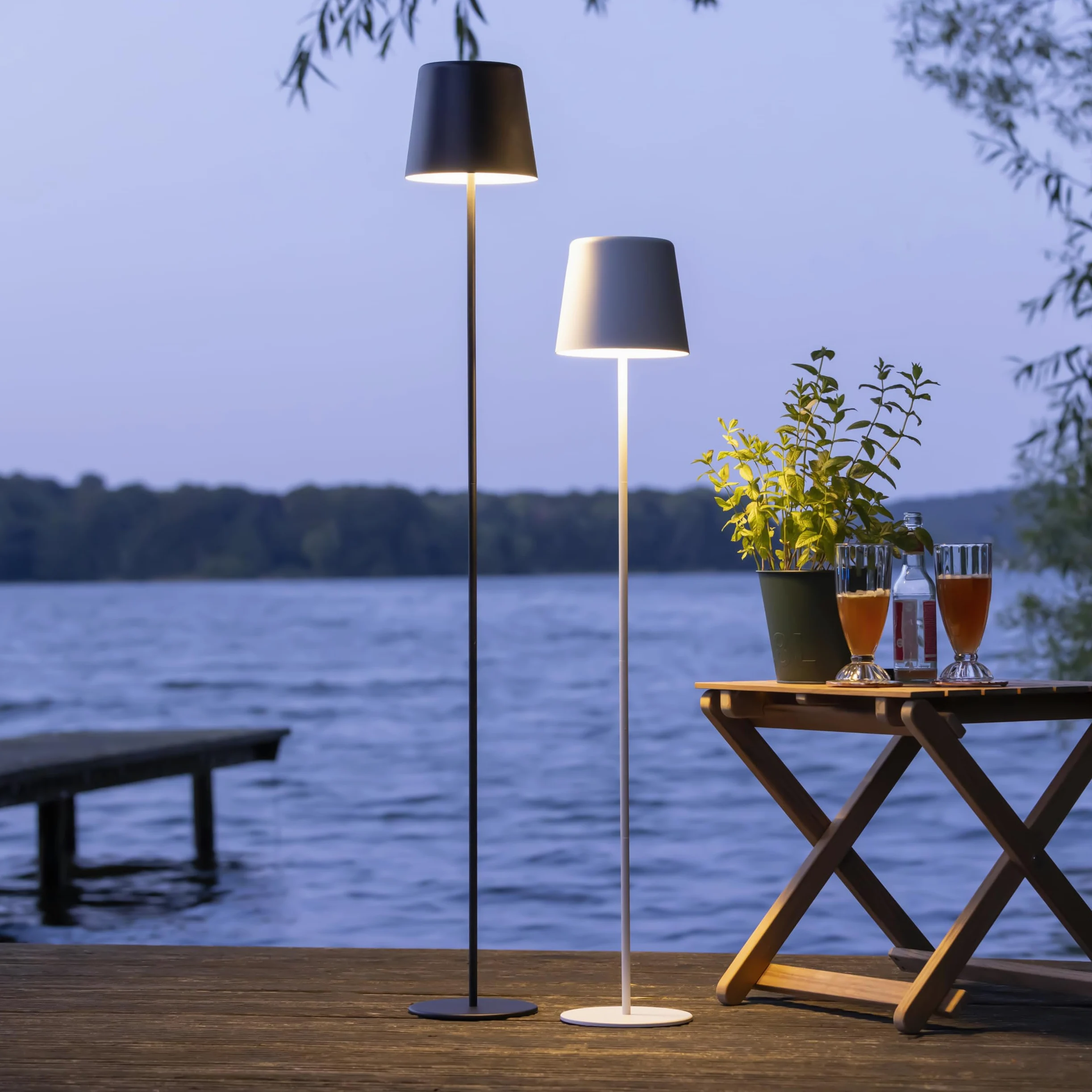 Lightbox Lampada da terra a LED interni ed esterni | 129 cm di altezza, Ø 18 cm | lampada da terra nera per esterni con touch dimmer a 3 livelli | mobile/wireless/portatile | ricaricabile