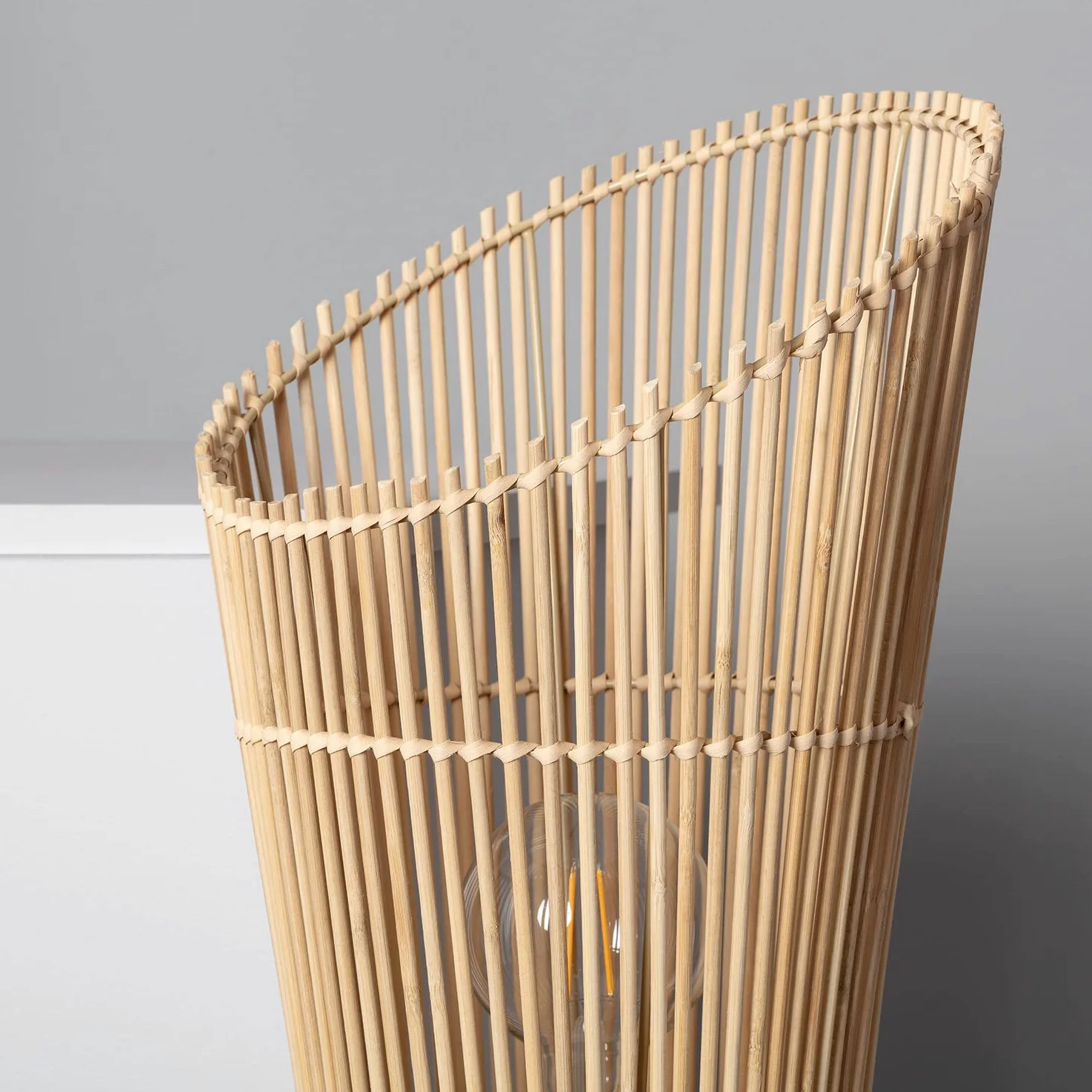 LEDKIA LIGHTING - Lampada da Terra Design Marady | Bambù Naturale | Compatibile con Lampadine E27 | Per Soggiorno, Cucina, Camera | Altezza 118 cm, Colore Naturale