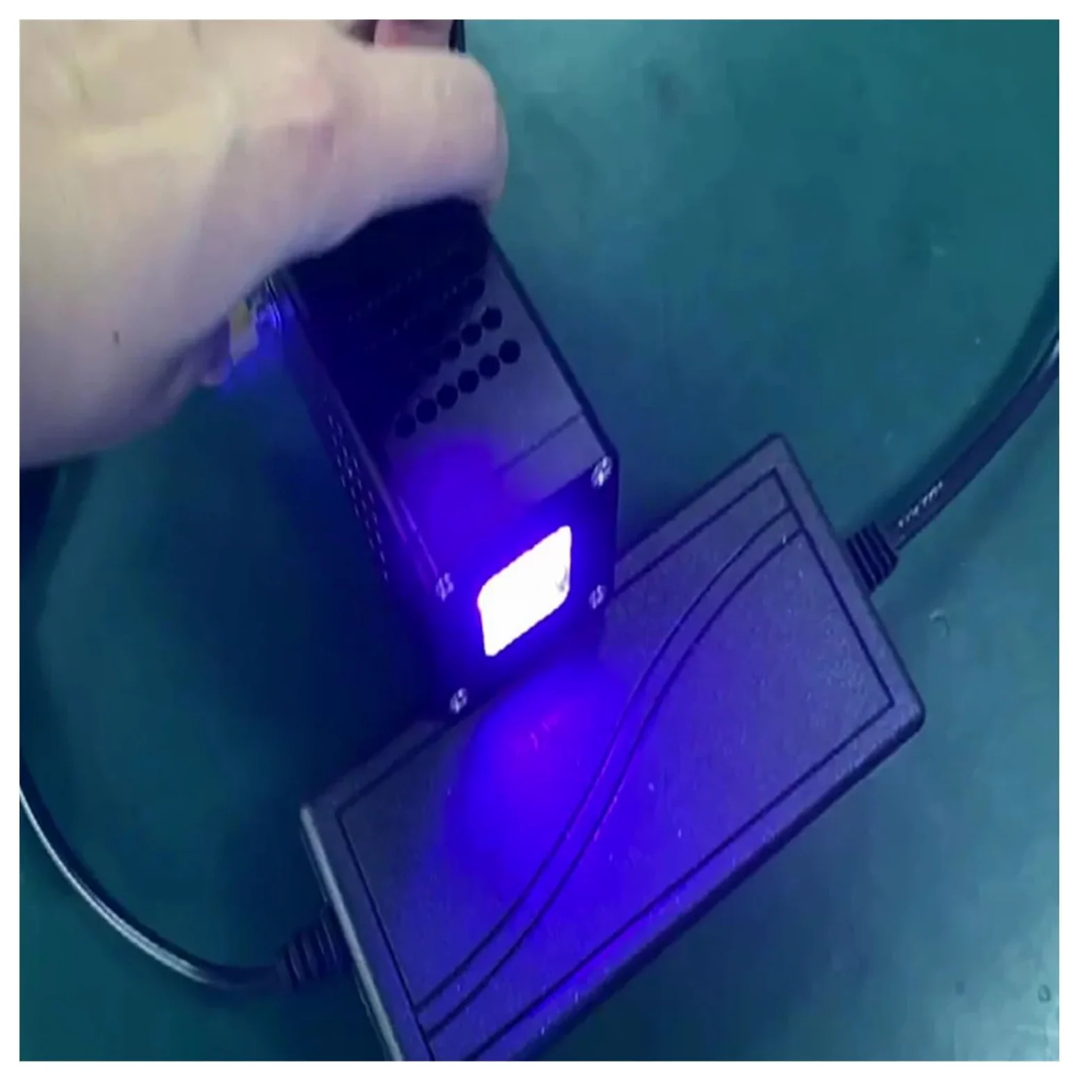 Lampada per polimerizzazione UV Lampada polimerizzante UV portatile Adesivo UV Adesivo senza ombre Inchiostro UV Test di laboratorio Scheda PCB Lampada UV LED a olio verde(385nm)