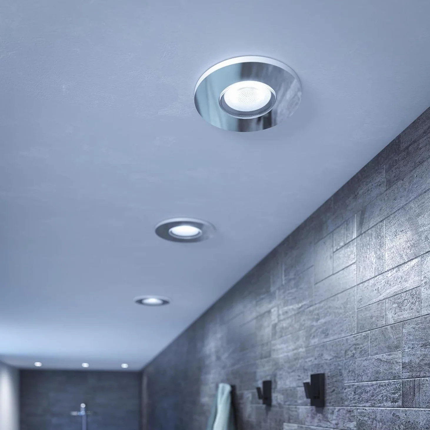 Philips Hue Adore, Faretti da incasso smart, Confezione da 3 | 5 W, Luce bianca da calda a fredda, Telecomando Dimmer Switch incluso, Smart Home, Controllo vocale via app, Con Bluetooth