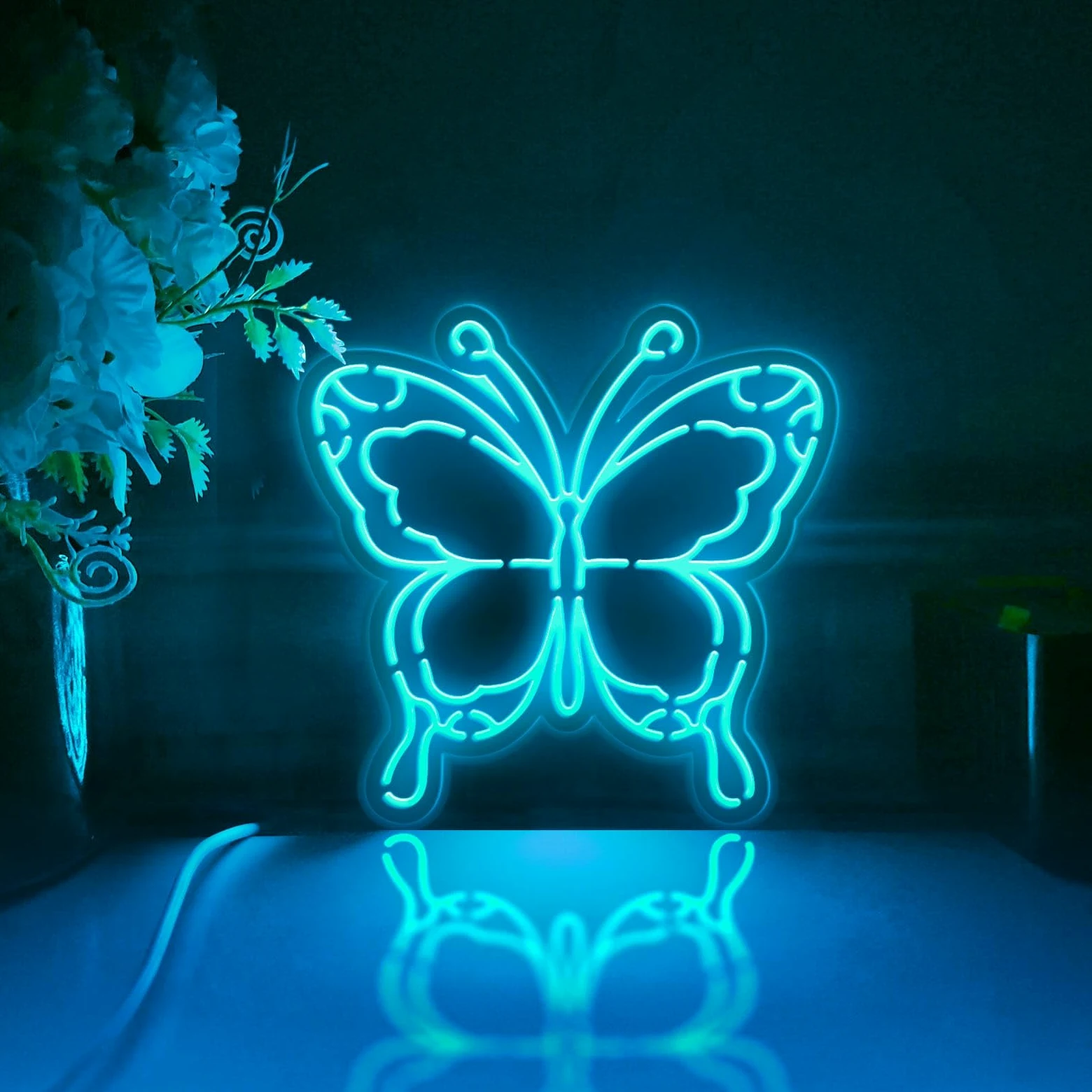 Bella scatola luminosa a LED a forma di farfalla, decorazione artistica da parete, cartello luminoso, decorazioni da scrivania, regalo per gli amanti della natura, appassionati di insetti (RGB