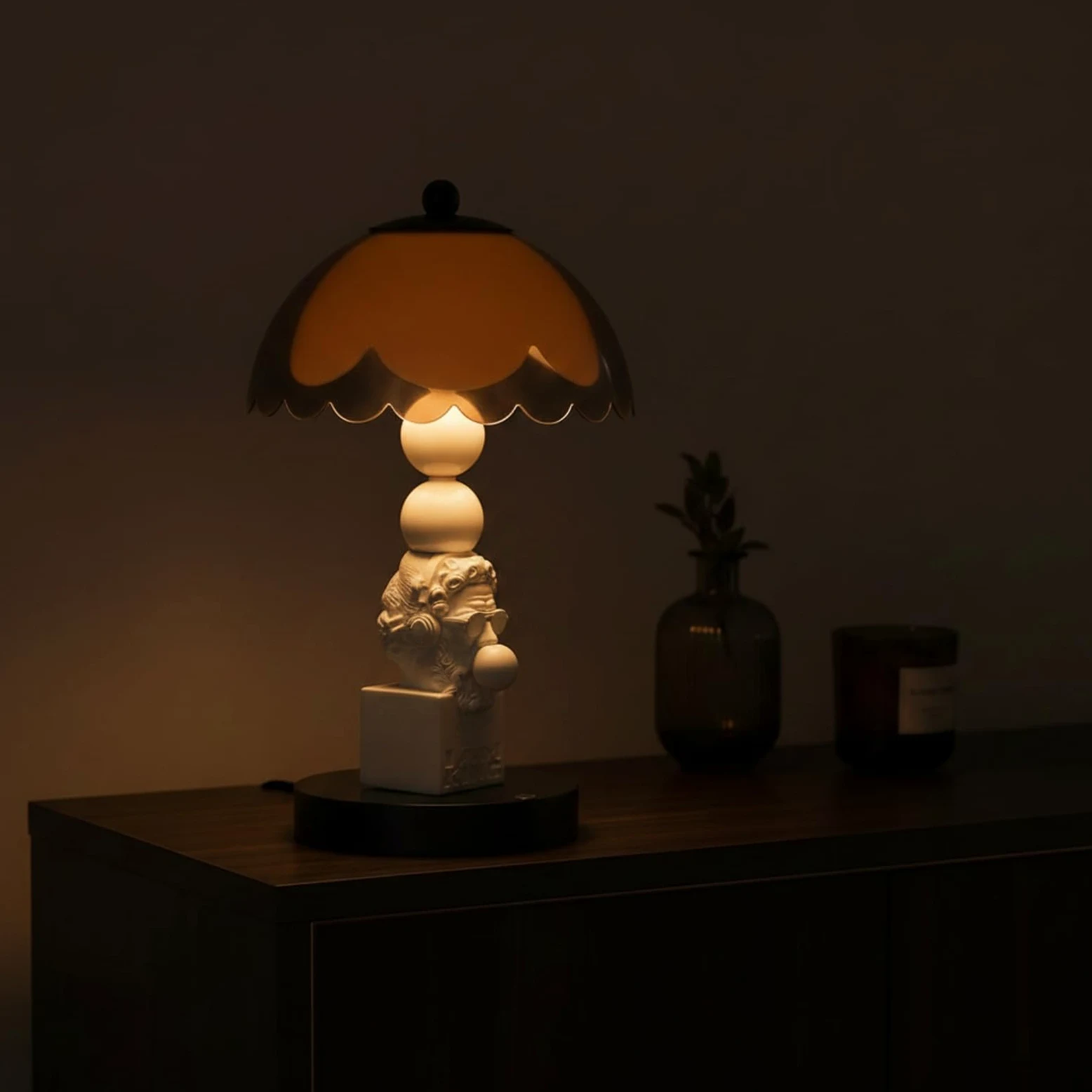 Lampada da Comodino con Base Scultorea a Cuore Paralume a Tamburo con Controllo Tattile per Camera da Letto Soggiorno Arredamento Moderno, Argento