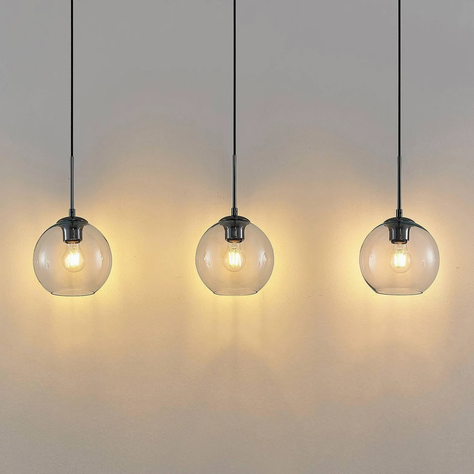 Lindby Lampadario a Sospensione 3 Sfere in Vetro 110 cm, Lampada Pendente Antracite Industrial Vintage 3x E27 Cucina Sala da Pranzo Soggiorno