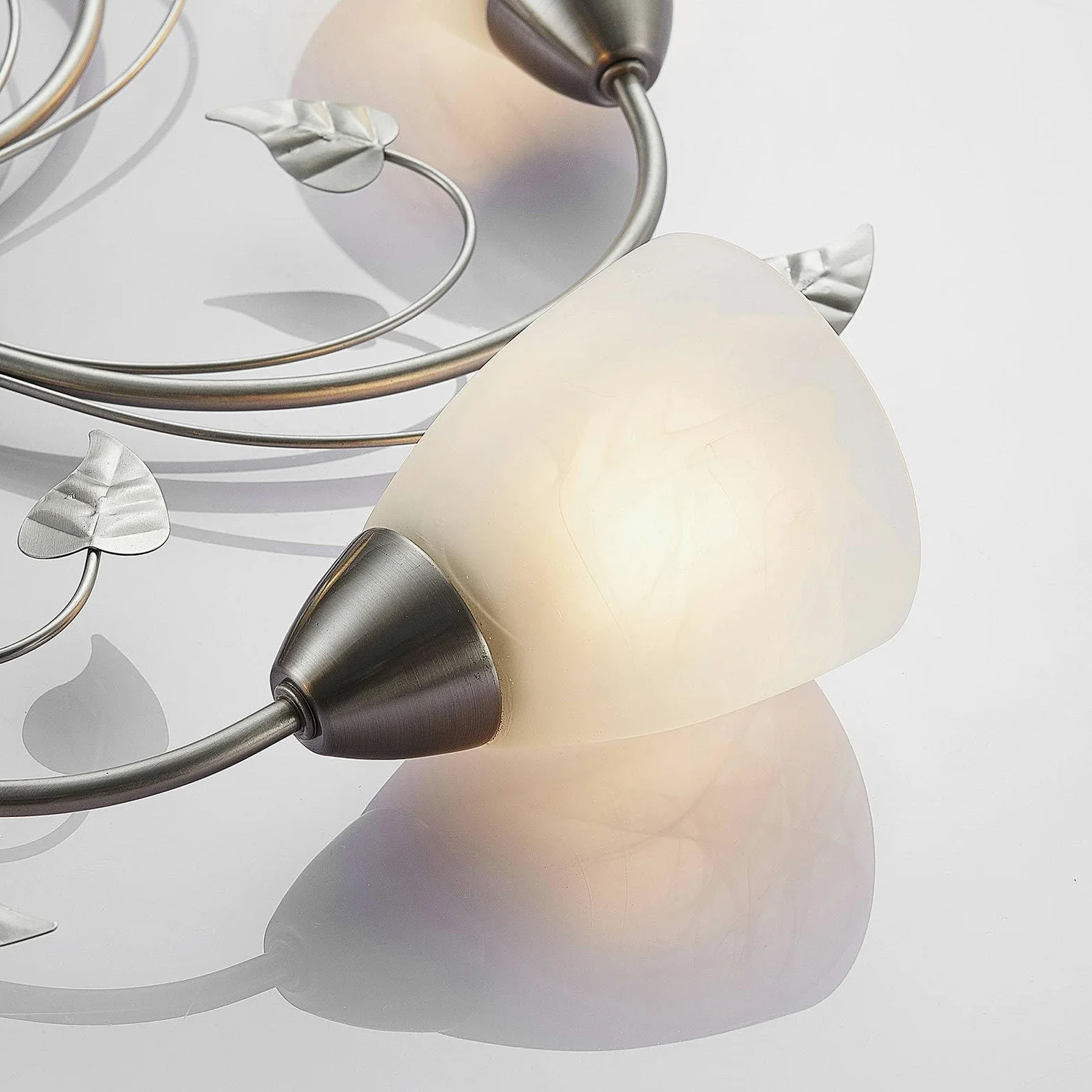 Lindby Romantica Plafoniera Led Soffitto, Lampadario Soggiorno Design Floreale Camera Da Letto Stile Antico Lampada 5 Luci E14 Decoro Foglie e Fiori Metallo Argento
