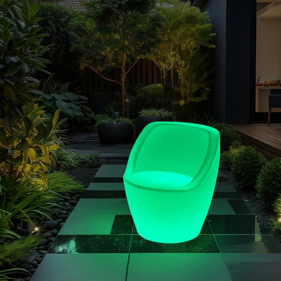 Lampada da giardino a LED luminosa poltrona tavolo economica con telecomando. Ricaricabile RGBW luminosità regolabile Nuovo Chic LED Mobili (YXF-6372 Poltrona angolare)
