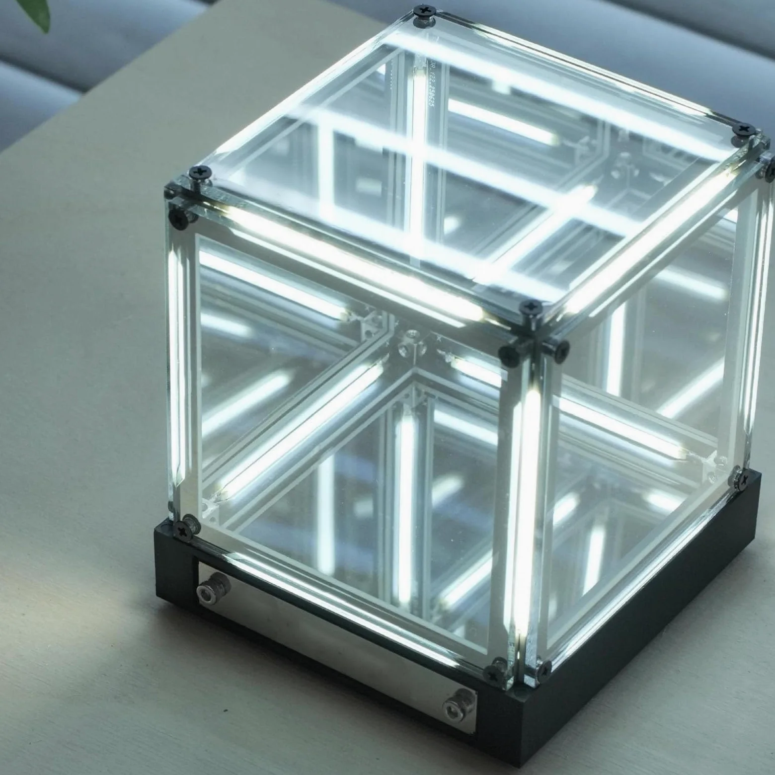 Lampada Infinite Space Abyss, Cubo Tesseract 4D Infinite Space Abyss Light Touch Dimmerabile Cubi Specchio Infinity Ricaricabile LED Hyper Cube Luce Notturna(White)