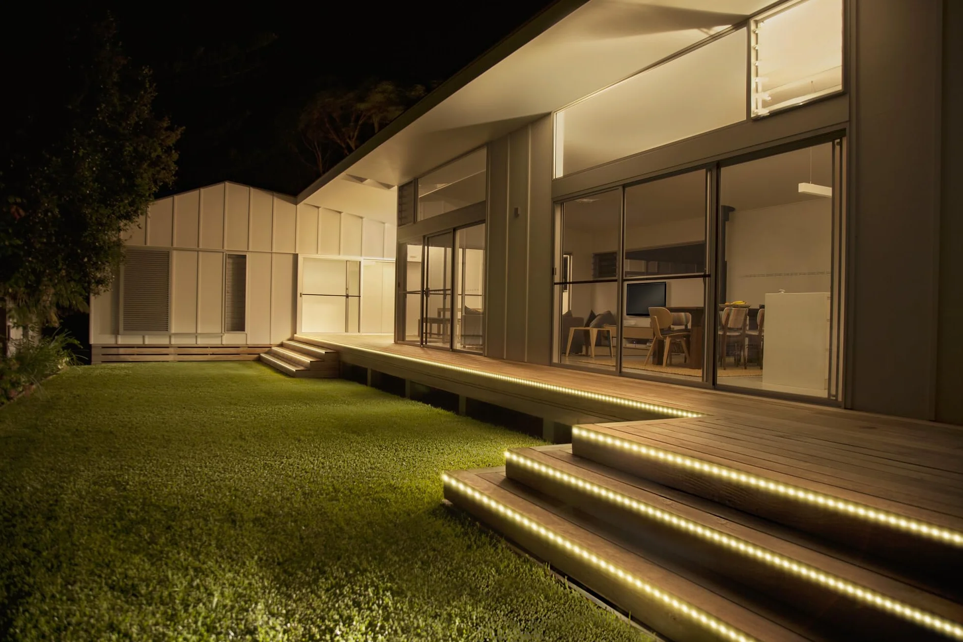 OSRAM Striscia LED SMART+ WiFi OUTDOOR FLEX 3M, bianca, 12W, 790lm, luce bianca regolabile e luce colorata RGB per esterni, dimmerabile, lunga durata, controllabile tramite SMART+ App, IP44