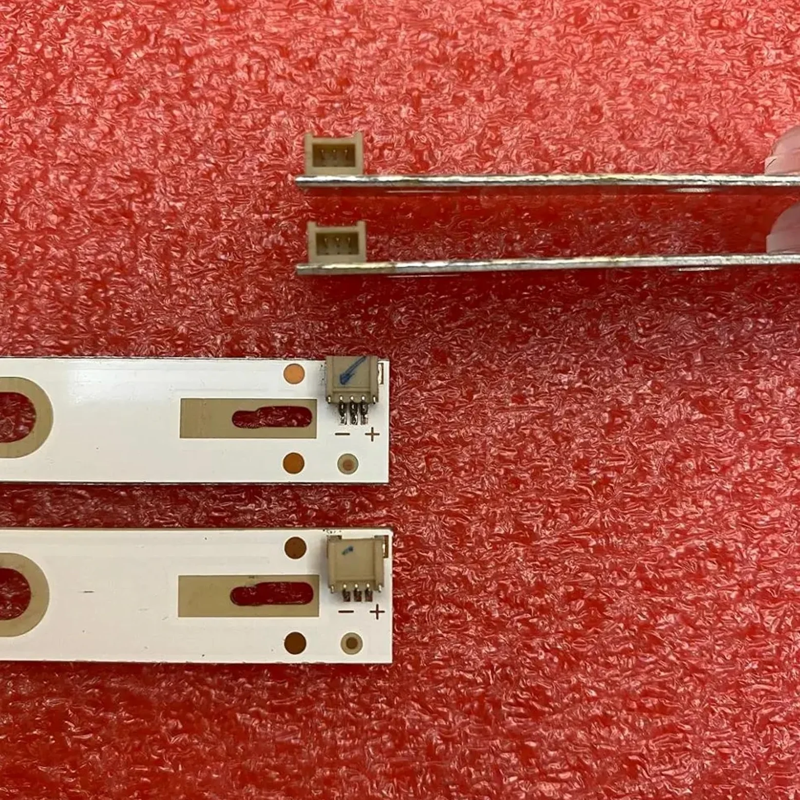 Striscia di retroilluminazione a LED 5LED (6V) Compatibile for 50put6002 IM50US820 50USK1810T2 50PUT6023 K500WDC2 A2 4708-K50WDC-A2113N11(18pcs for 2 TV)