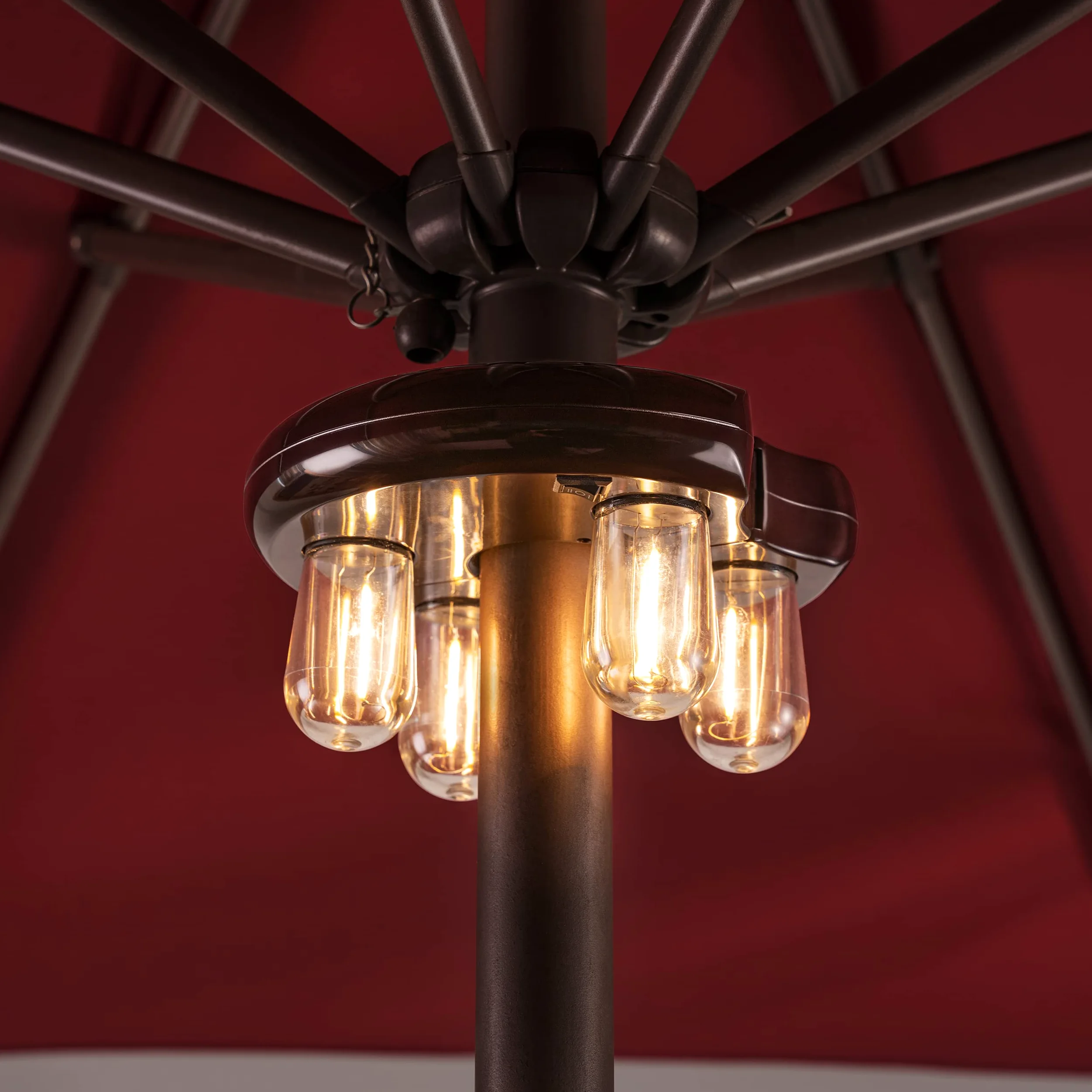 Luce per ombrellone da patio con lampadine LED Edison, funzionamento a batteria, senza fili, con 2 modalità di illuminazione per giardino, patio, cortile, campeggio o barbecue, marrone