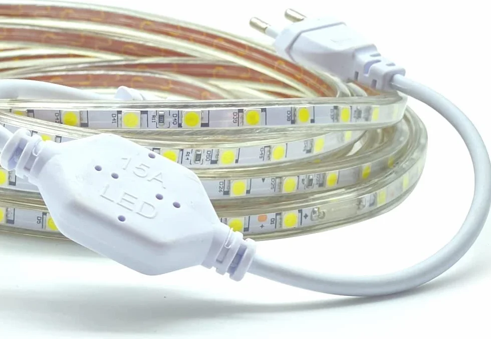 081 Store STRISCIA LED 220V BIANCO 100 METRI LUCE DA ESTERNO ED INTERNO FLESSIBILE STRIP SMD 5050 BOBINA + 5 SPINE [Classe di efficienza energetica A]