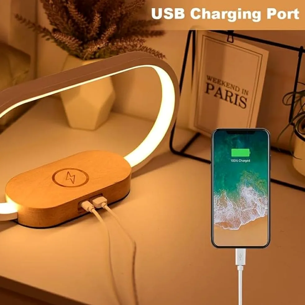 Stazione di ricarica wireless con lampada e sveglia indispensabile