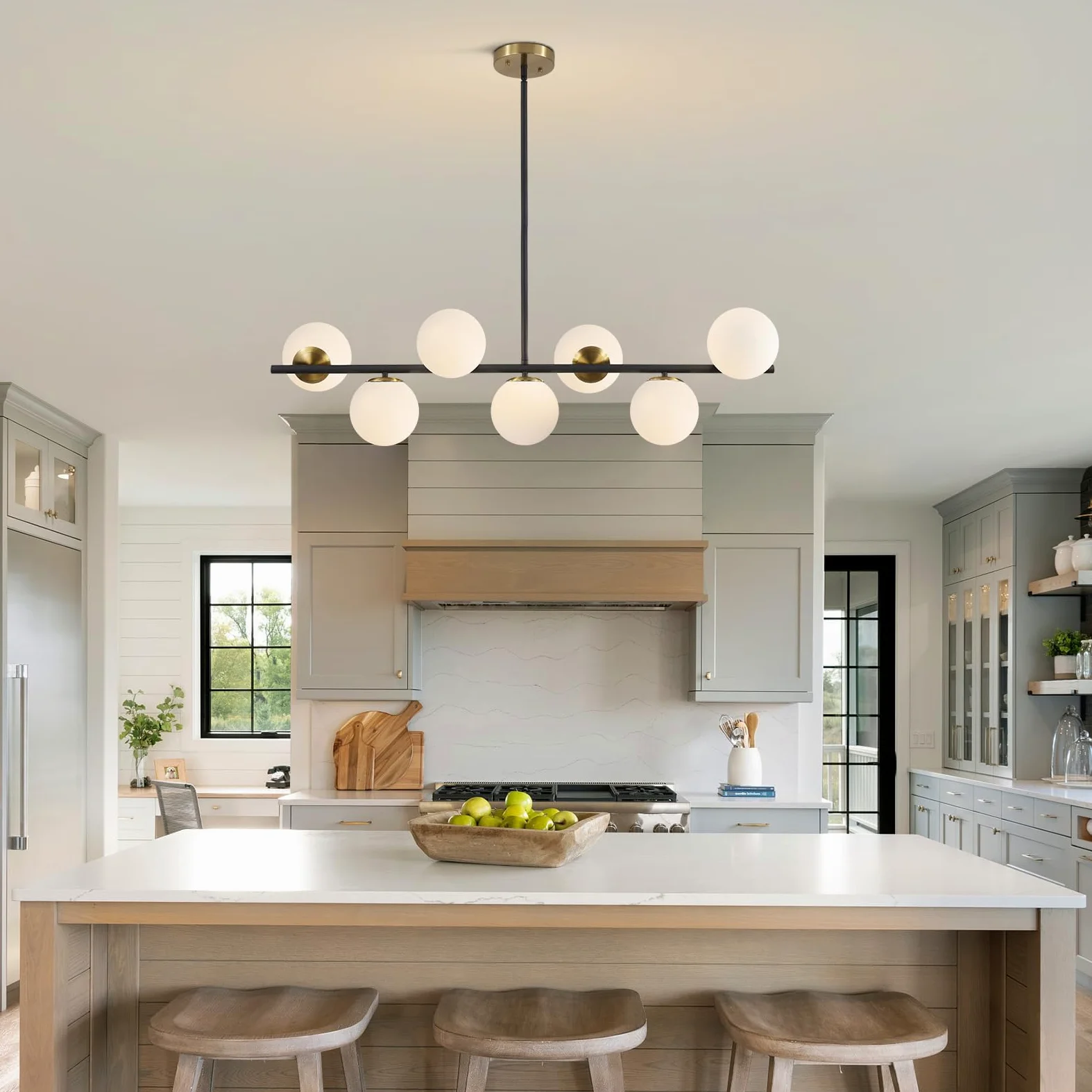 KCO Illuminazione Nero e Ottone Lineare Lampada a Sospensione Mid Century Moderno Sputnik Lampadario 7 Luci Vetro Latte Globo Cucina Isola Illuminazione a sospensione per Sala da pranzo Soggiorno