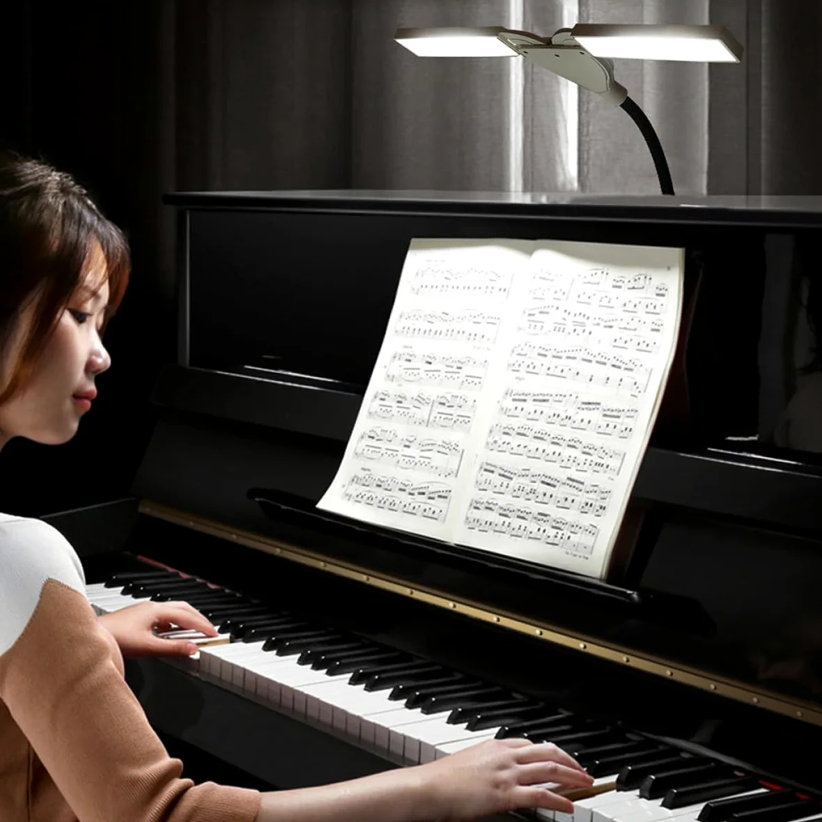 Hemobllo Lampada LED Luce Morbida e Protezione per Occhi per Spartiti da Pianoforte Clip Regolabile Ricaricabile USB, per Pratica Musicale e Studio di Strumenti